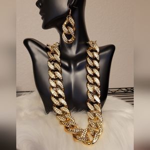 "Glam and Charm" Necklace Set